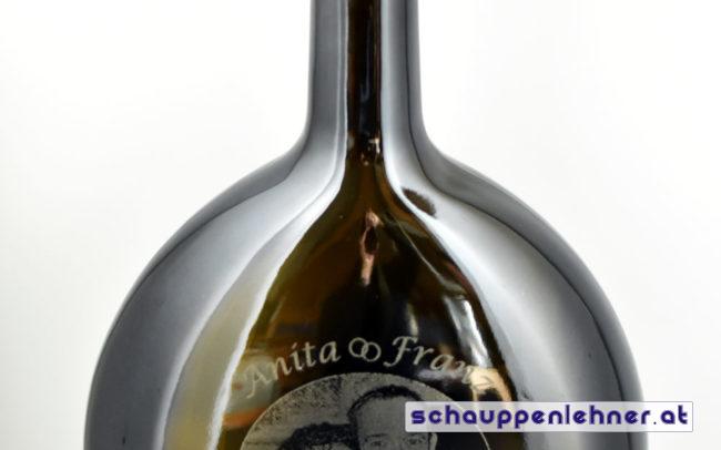 Gravierte Schnapsflasche zur Hochzeit von Anita und Franz