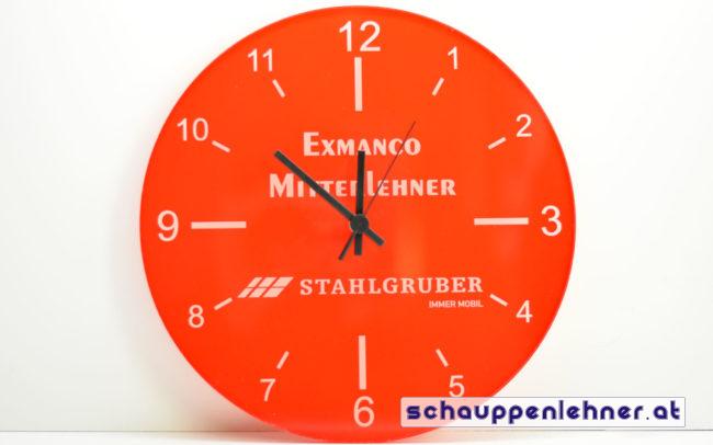 Gravierte Wanduhr orange