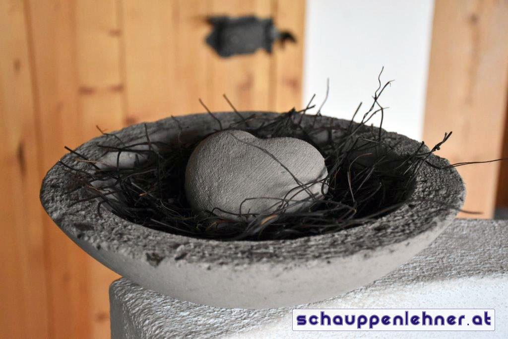 Nest mit Steinherz